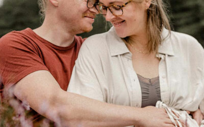 Marie & Armin | Babybauchshooting in der Heide